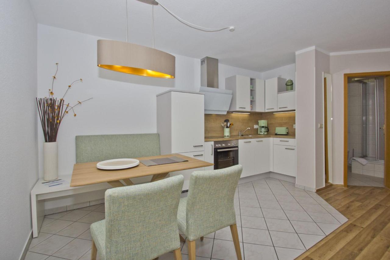 Ferienwohnung Mit Balkon, Gratis Nutzung Vom Ahoi Erlebnisbad Und Sauna In Sellin - Haus Strandeck Fewo 07 Goehren  Quarto foto
